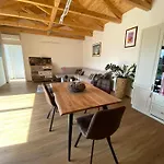 Prosluneny Dum S Vyhledem Na Palavu Feriehus *