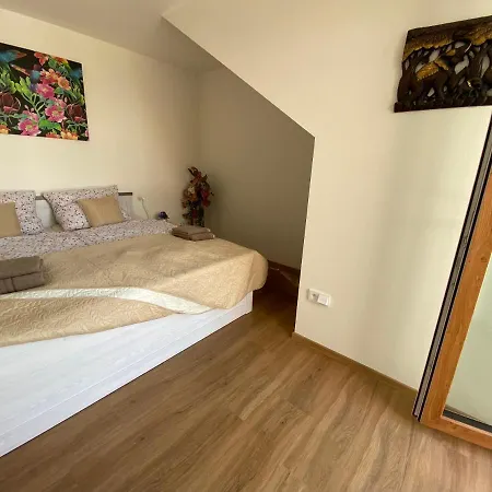 Prázdninový dům Prosluněný Dům S Výhledem Na Pálavu